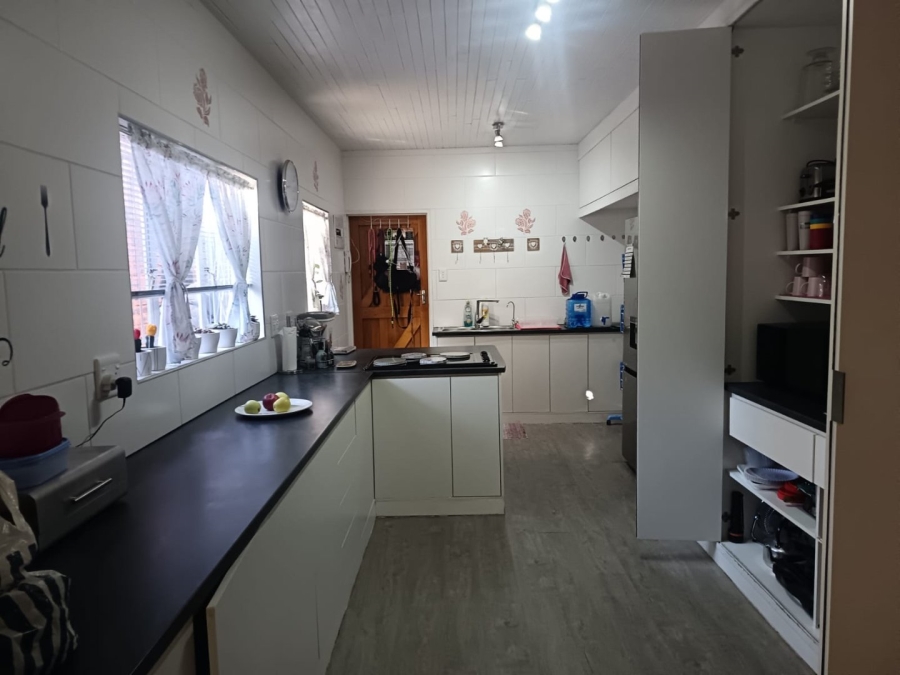 3 Bedroom Property for Sale in Rhodesdene Northern Cape